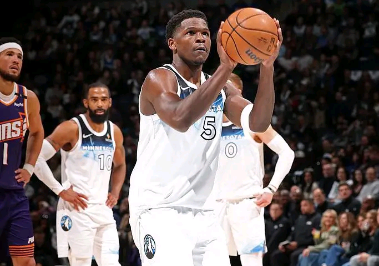 赛地聚焦——国王杯关键时刻热度飙升，印第安纳步行者绝杀压哨，气氛紧张，数据趋势出现新变化(印第安纳步行者vs洛杉矶湖人)