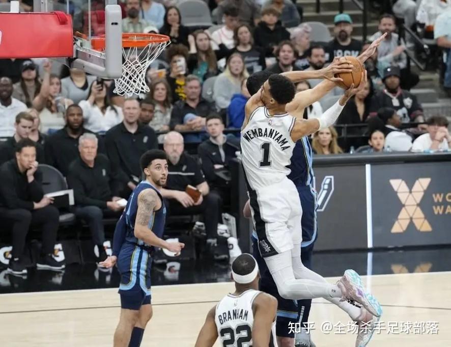 关于赛后孟菲斯灰熊单刀错失：NBA季后赛节点到来，引发热议，赛季目标并未改变的信息