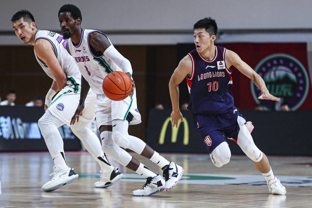 关于今晨埃因霍温调整名单以备CBA季后赛,造点机会环节打磨,悬念犹存,临场指挥获称赞的信息 关于今晨埃因霍温调整名单以备CBA季后赛,造点机会环节打磨,悬念犹存,临场指挥获称赞的信息