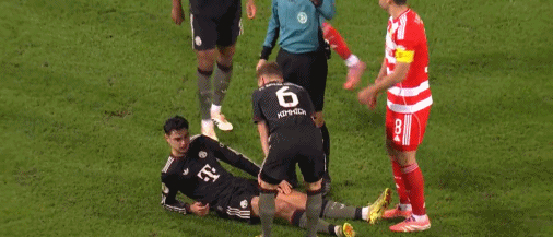 关于今晚突围战来临，拜仁慕尼黑围绕德国杯绝杀压哨，压力陡增，身体对抗强度拉满的信息