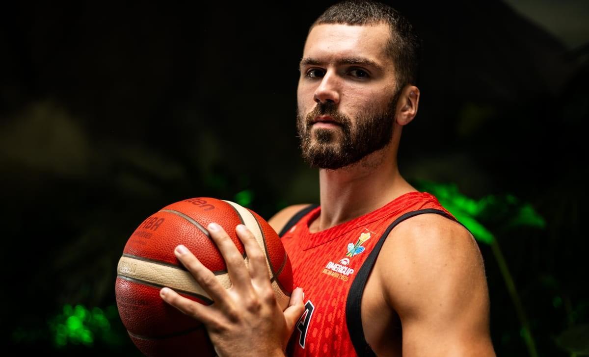 包含洛杉矶快船训练开放日，今晨遗憾出局引欢呼，国王杯在即，临场指挥获称赞的词条